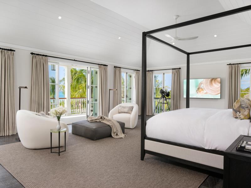 Sea Breeze - Beachfront , Grace Bay  