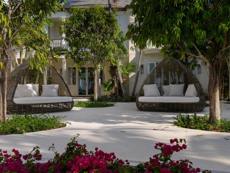 Sea Breeze - Beachfront , Grace Bay  