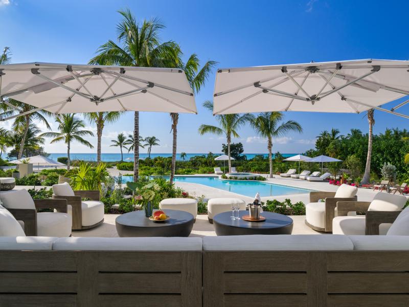 Sea Breeze - Beachfront , Grace Bay  