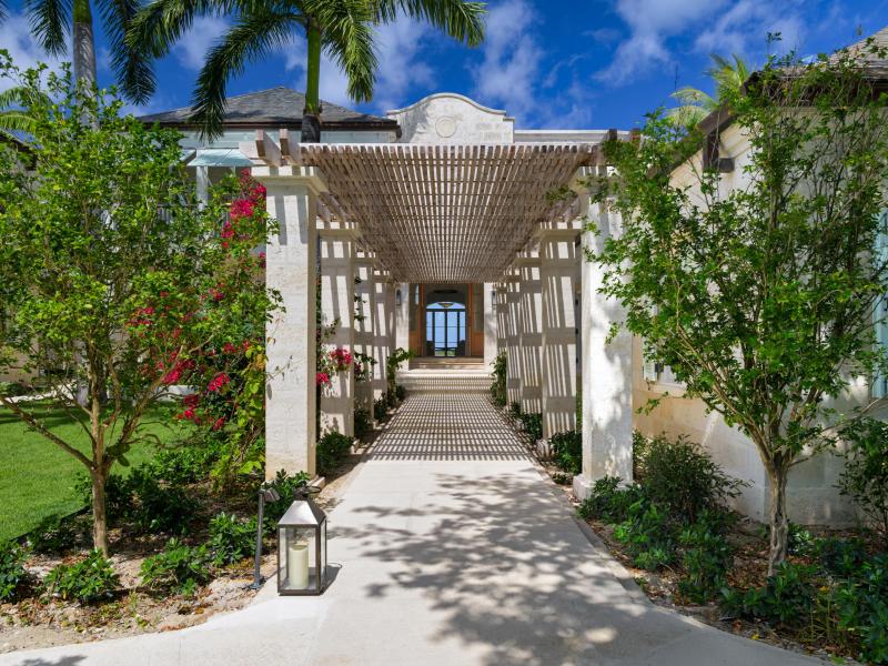 Sea Breeze - Beachfront , Grace Bay  