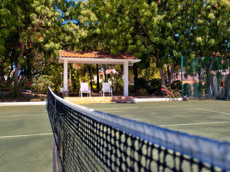 Zenaida Beach & Tennis Estate , Sandy Hill  