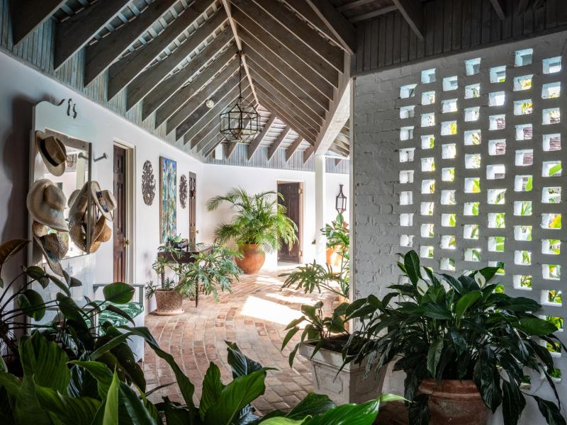 Ma’Moura , Montego Bay  