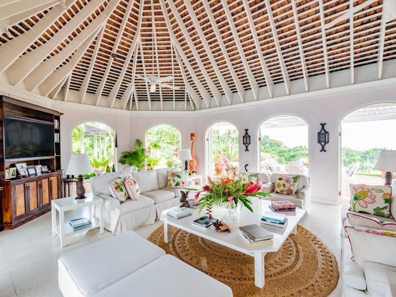 Ma’Moura , Montego Bay  