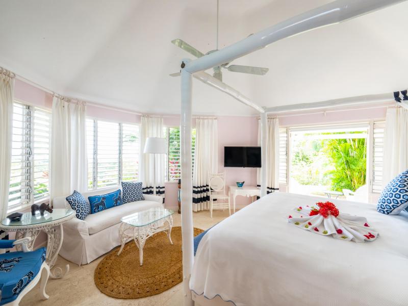 Ma’Moura , Montego Bay  