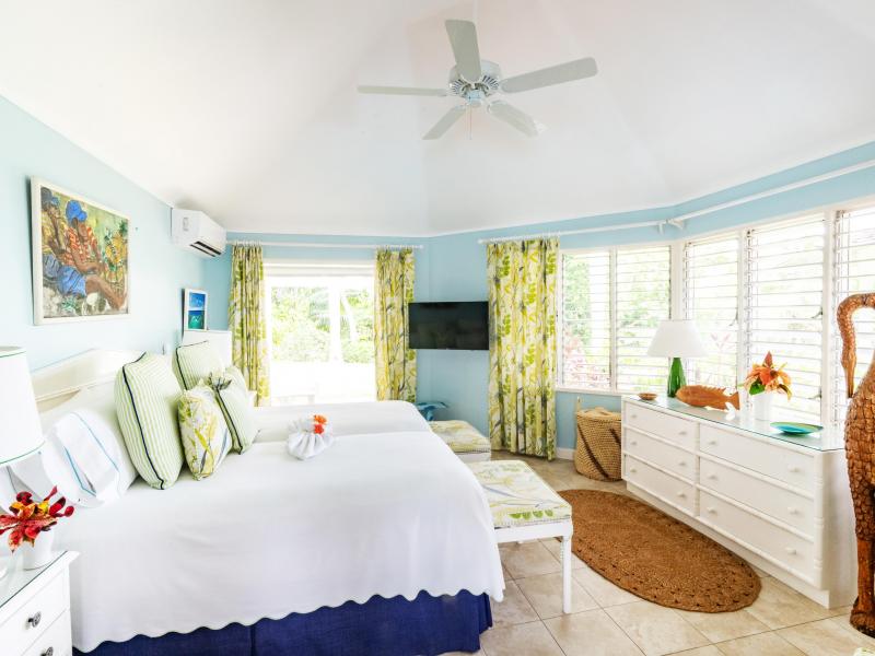 Ma’Moura , Montego Bay  