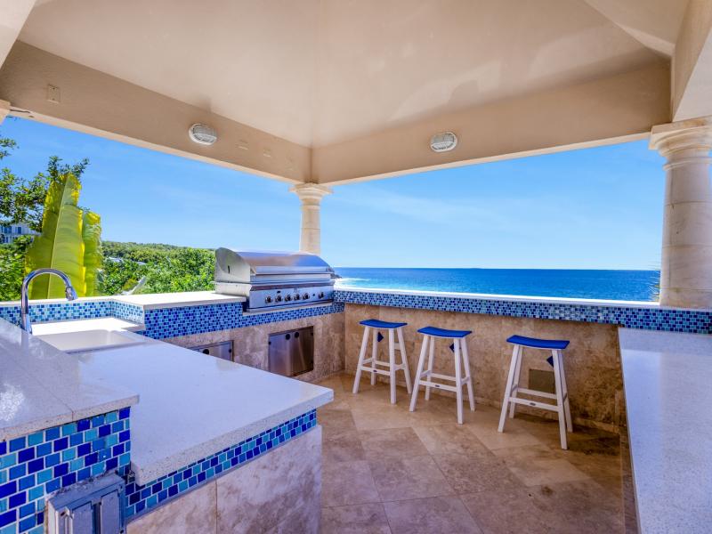 Villa Sandcastle ,   