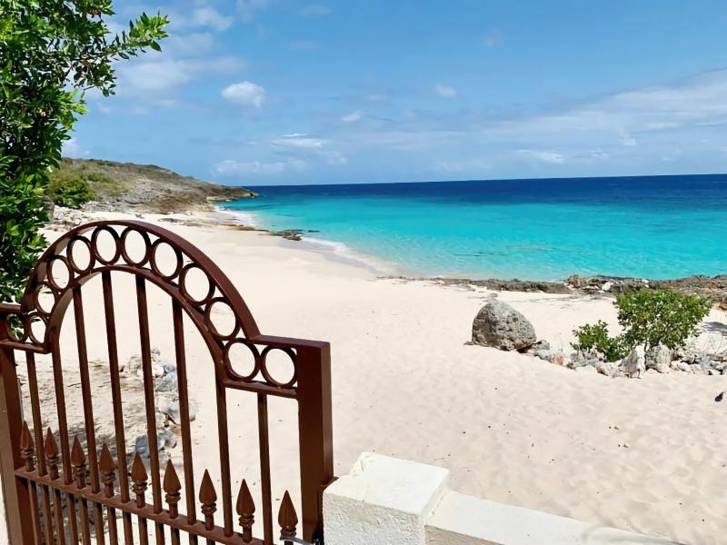 Villa Sandcastle ,   
