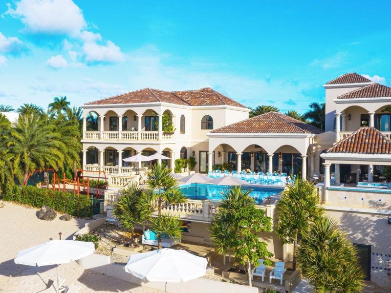 Villa Sandcastle ,   