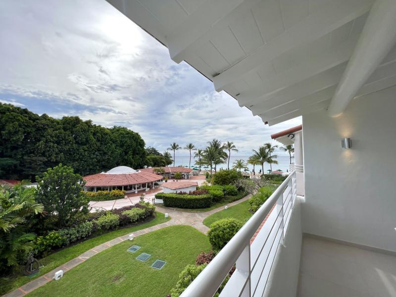 Glitter Bay 305 Ocean View , Beachfront villas Barbados , Glitter Bay , Porters , St James , West Coast Barbados  