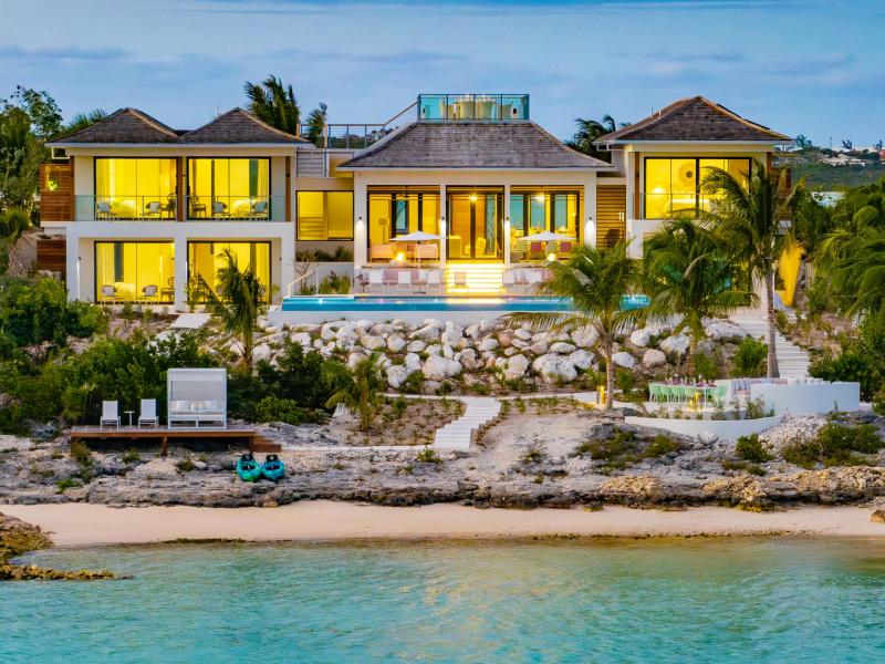 Bristol Breeze - Beachfront , Long Bay , Providenciales  