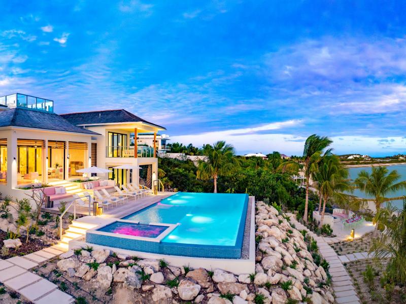 Bristol Breeze - Beachfront , Long Bay , Providenciales  