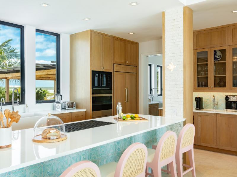 Bristol Breeze - Beachfront , Long Bay , Providenciales  