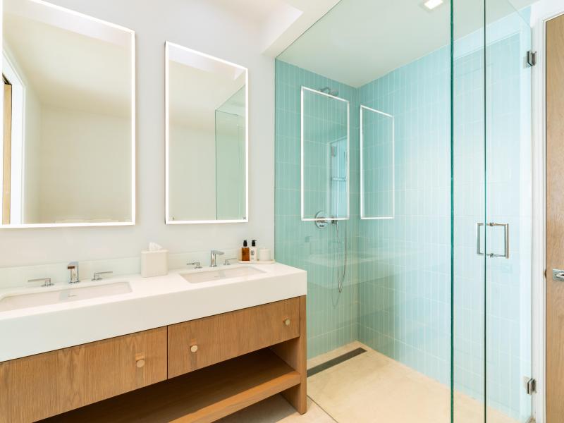 Bristol Breeze - Beachfront , Long Bay , Providenciales  