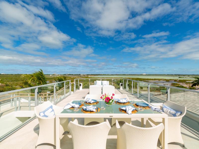 Bristol Breeze - Beachfront , Long Bay , Providenciales  