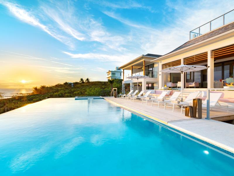 Bristol Breeze - Beachfront , Long Bay , Providenciales  