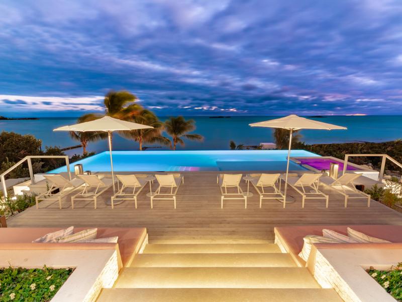 Bristol Breeze - Beachfront , Long Bay , Providenciales  