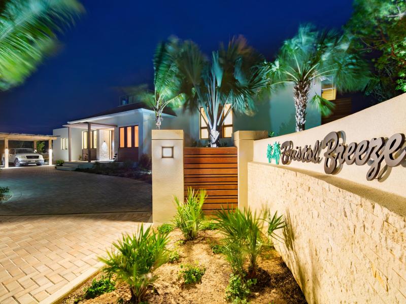 Bristol Breeze - Beachfront , Long Bay , Providenciales  