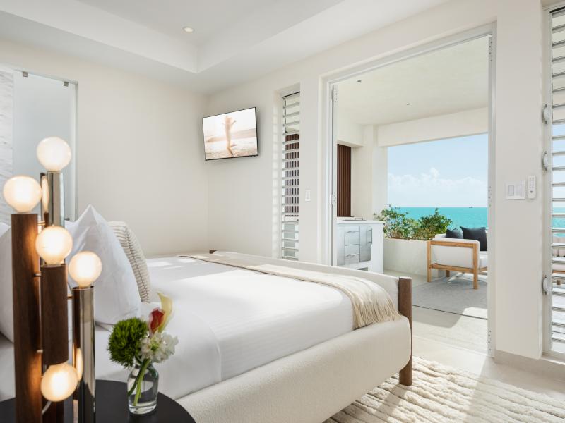 Blue Lagoon , Long Bay , Providenciales  