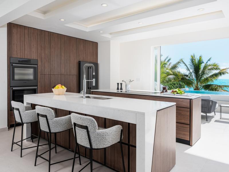 Blue Lagoon , Long Bay , Providenciales  