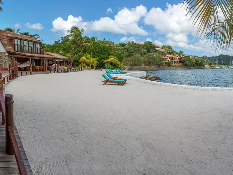 Mount Hartman Estate , L'Ance Aux Epines , Mount Hartman Bay  