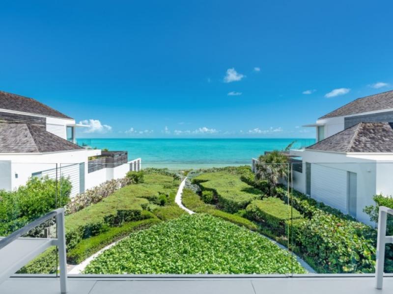 Villa Hyperion , Long Bay  