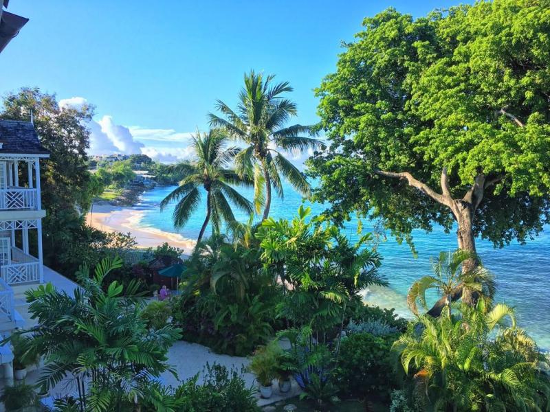 Mahogany Bay - Mahogany Pod , Beachfront villas Barbados , Paynes Bay , St James , West Coast Barbados  