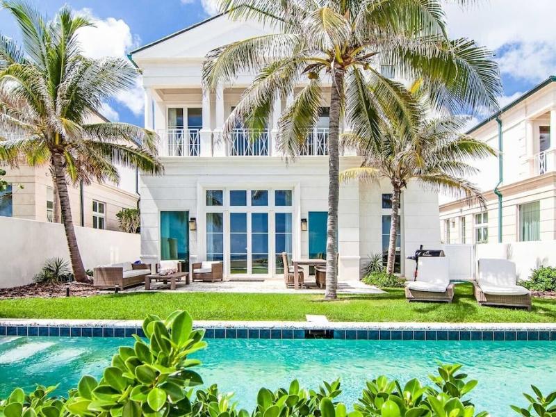 On Beach Time , Paradise Island  