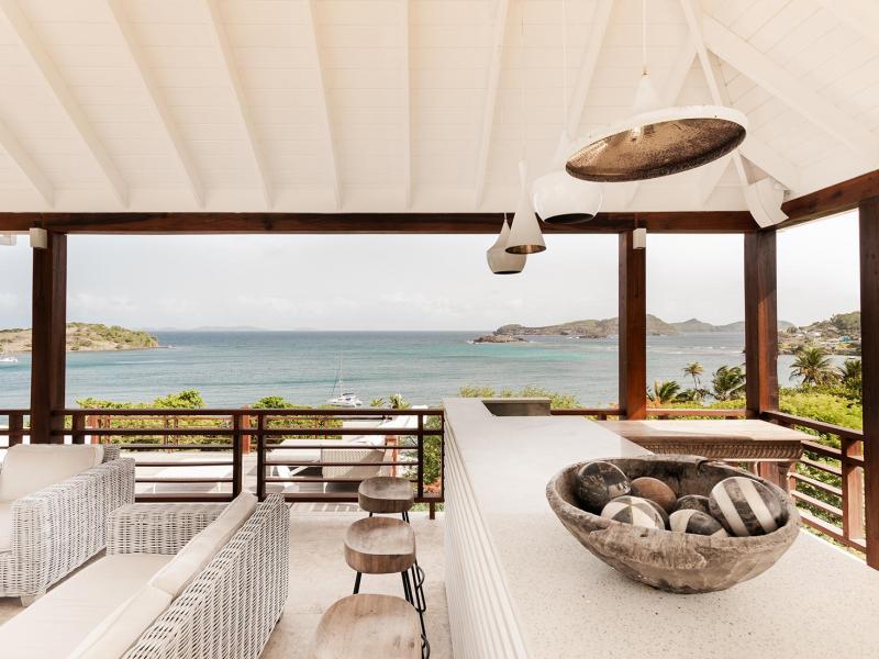 Friendship House , Friendship Bay  