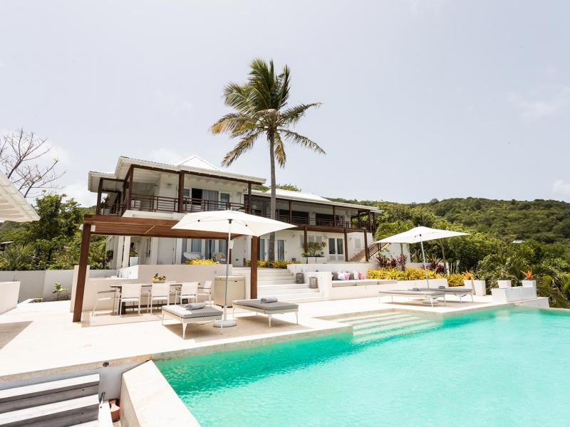 Friendship House , Friendship Bay  