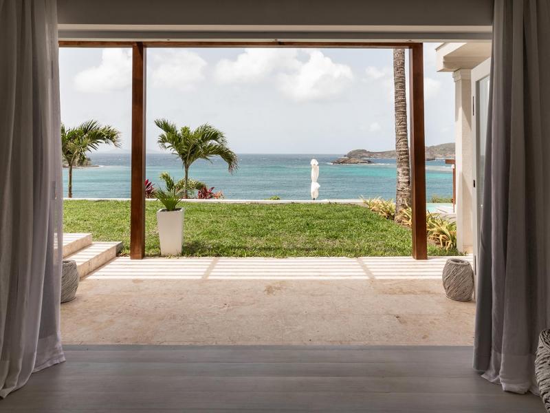 Friendship House , Friendship Bay  