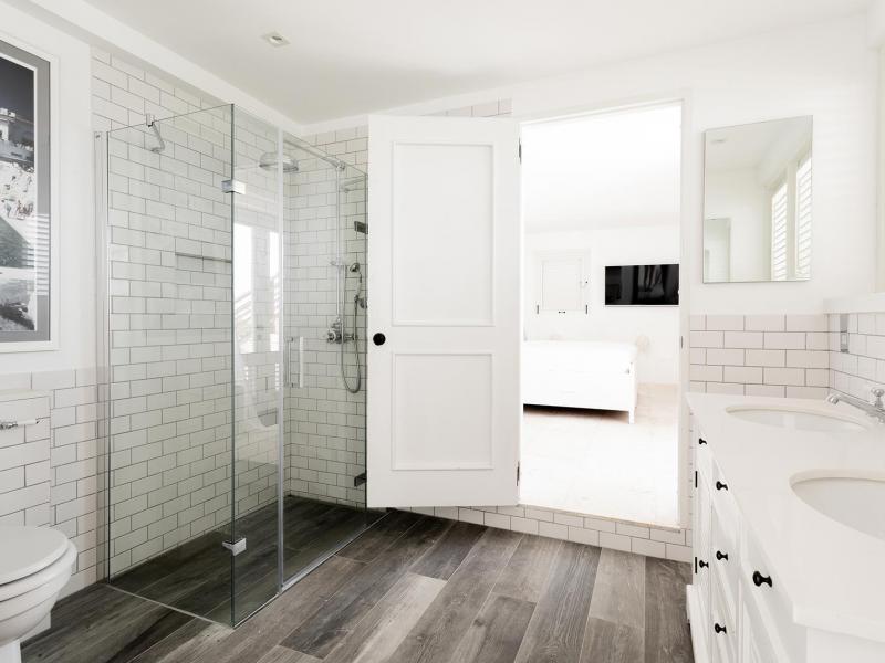 Friendship House , Friendship Bay  