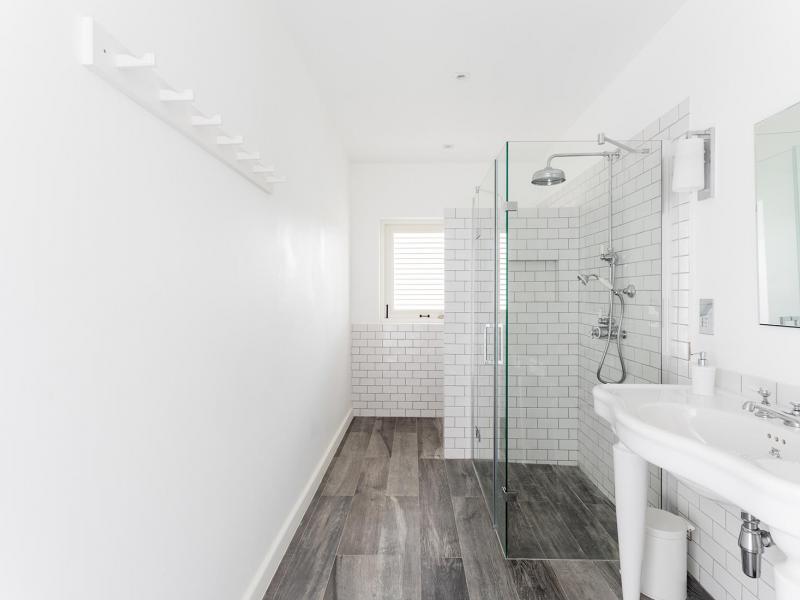 Friendship House , Friendship Bay  