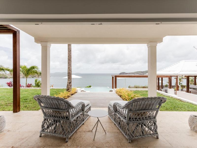 Friendship House , Friendship Bay  