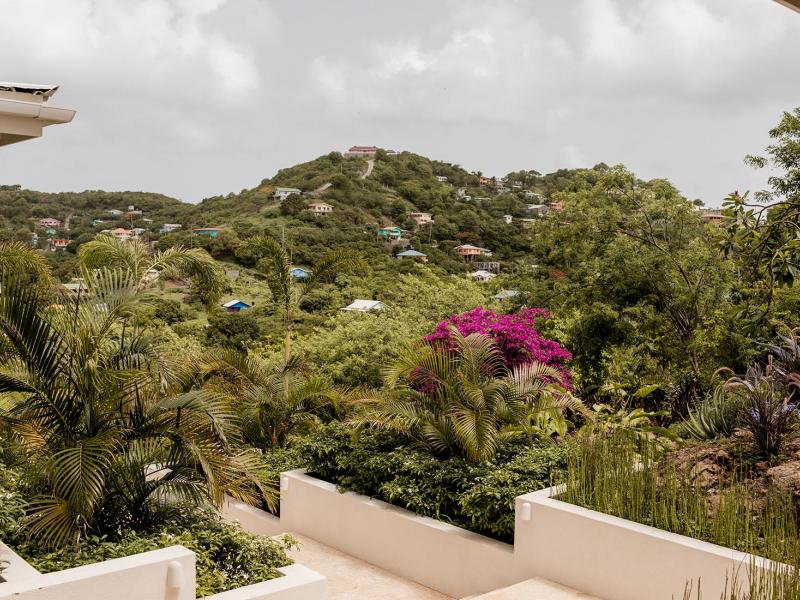 Friendship House , Friendship Bay  