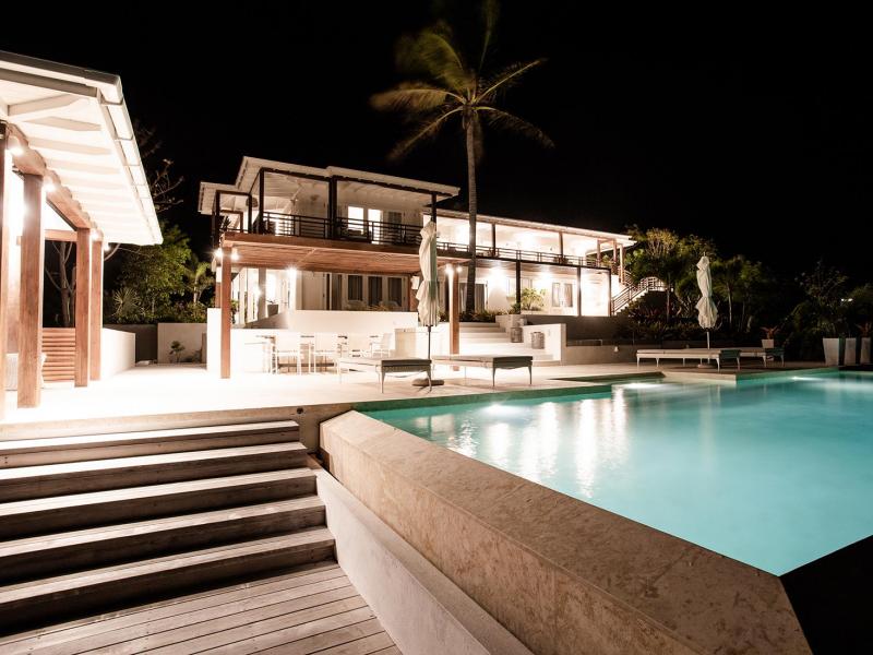 Friendship House , Friendship Bay  