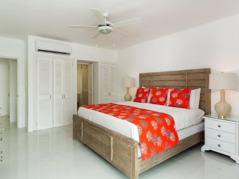 Glitter Bay 207 - Sea Glass , Glitter Bay , St James , Waterfront villas Barbados , West Coast Barbados  