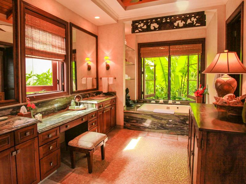 Bird of Paradise Anguilla , Sandy Hill  