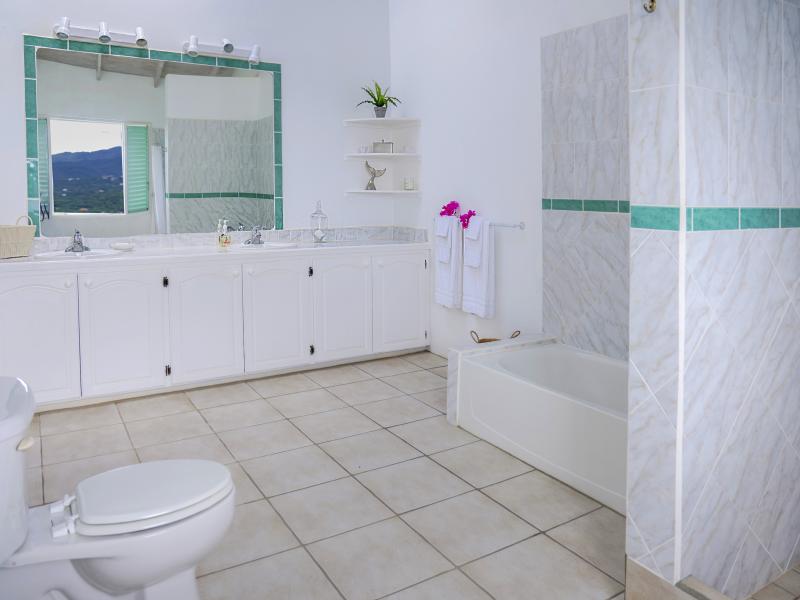 Zephyr Hill , Mount de Cap  