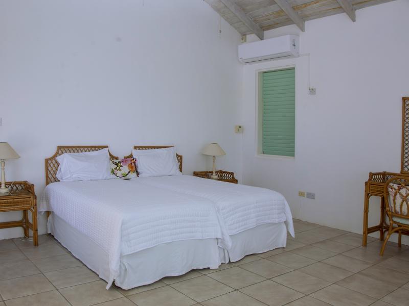 Zephyr Hill , Mount de Cap  