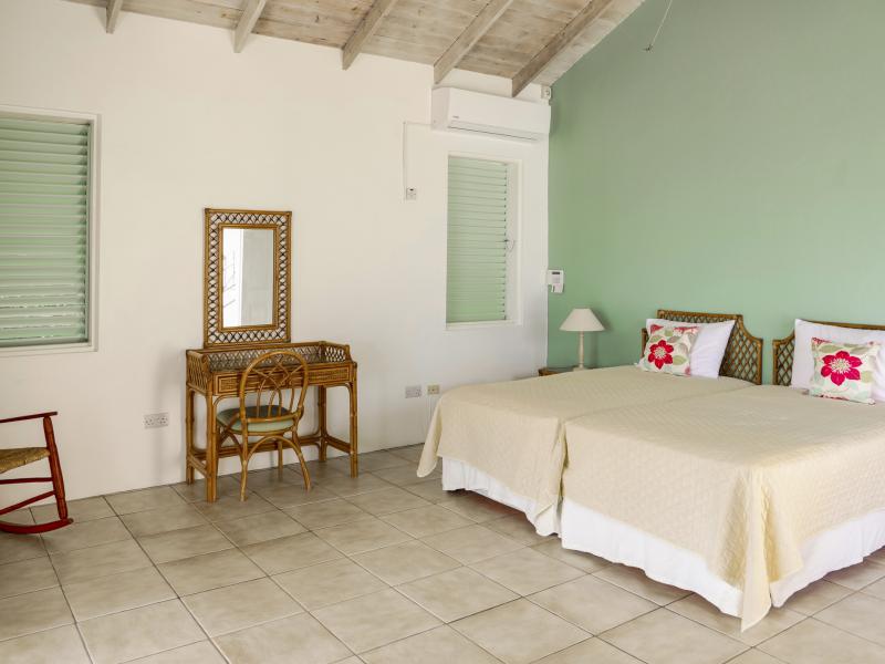 Zephyr Hill , Mount de Cap  