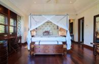 The Beach House Canouan - 5 bedroom villa with pool