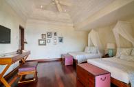 The Beach House Canouan - 5 bedroom villa with pool